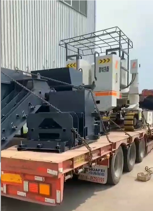 新路緣滑模機(jī)發(fā)貨甘肅，一路順風(fēng)