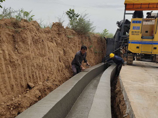 山西武鄉(xiāng)排水溝-1.jpg 山西武鄉(xiāng)排水溝-1.jpg